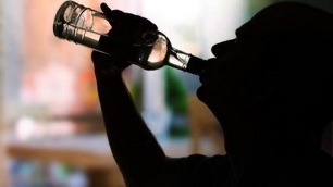перші ознаки і симптоми алкоголізму